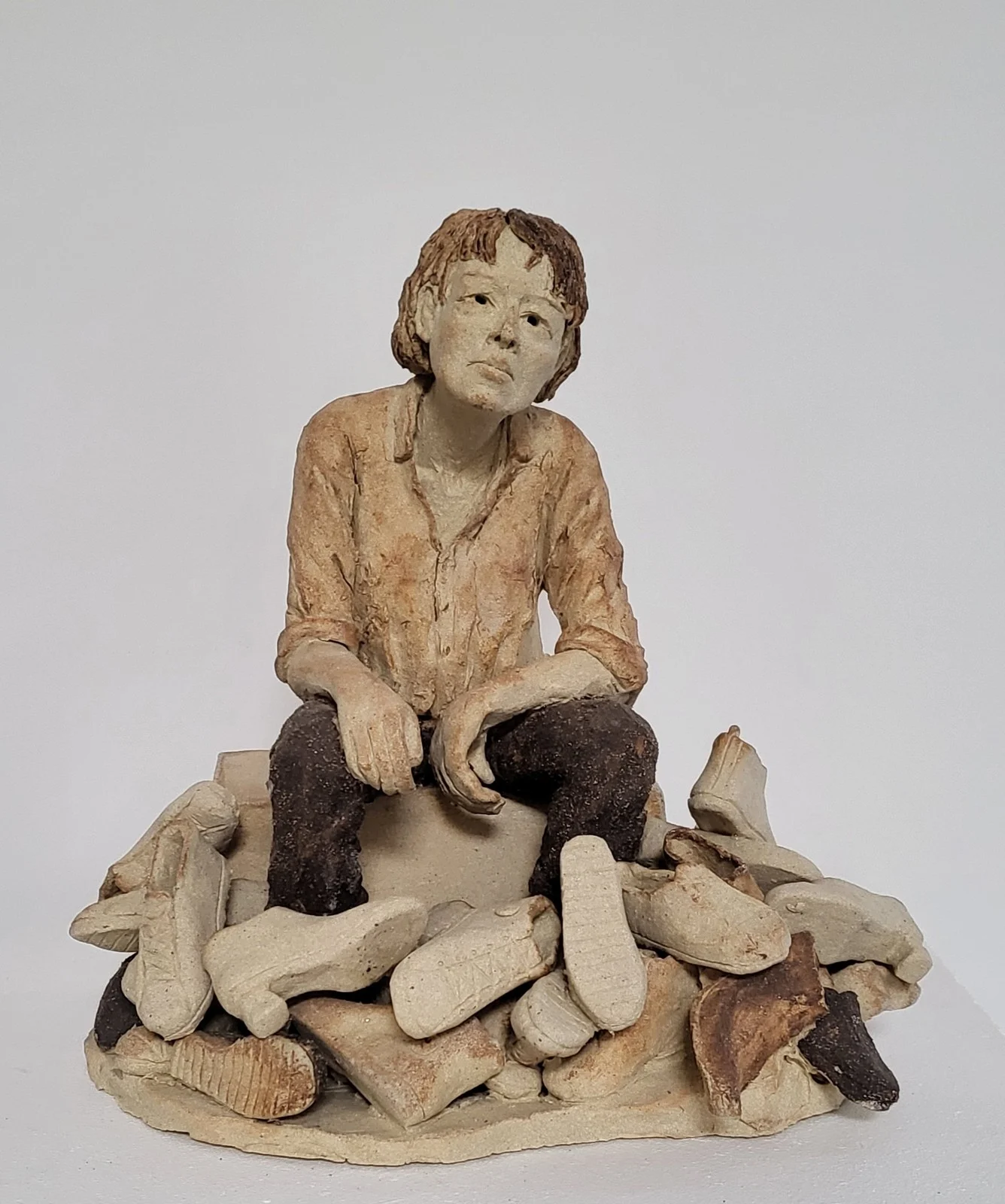 Skulptur Tonårsmamma (Mother of a Teenager) av Annika Rehn